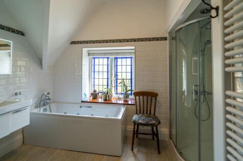 Family Bathroom / Shower Room