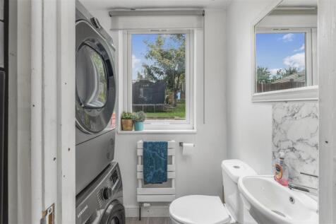 105 Sinclair Avenue, Banbury-10.jpg