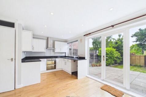 Open plan kitchen diner