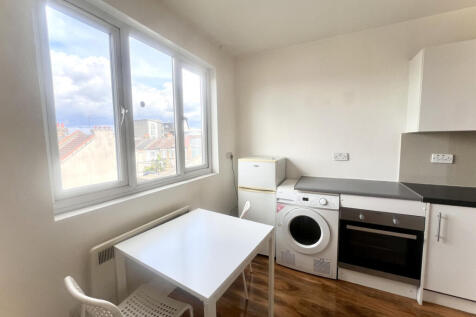 Kitchen/Bedroom