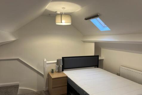 Room 6, West Hill Drive, Mansfield, NG18 photo 2