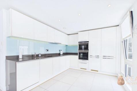 Kitchen / Living Area