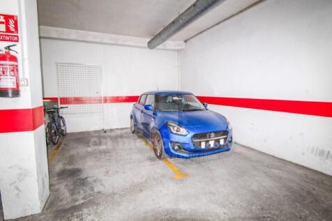 Apartment with lift and two parking spaces in Mahón