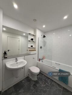 Elegant Bathroom With Full-Size Bathtub