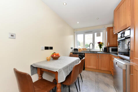 82 parkside estat...