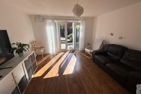 Melstock Road, SWINDON photo 3