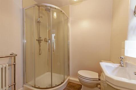 Bedroom 1 En Suite-1.jpg