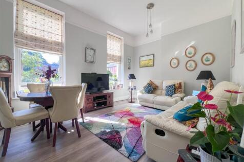 Sitting / Dining Room