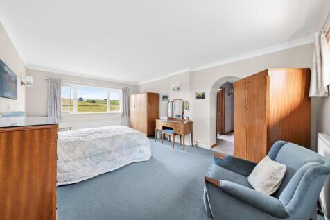 PRIMARY BEDROOM SUITE