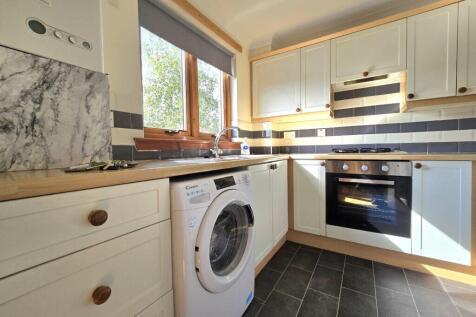 3 Locheil Place, Balloch, G83 8PR photo 3