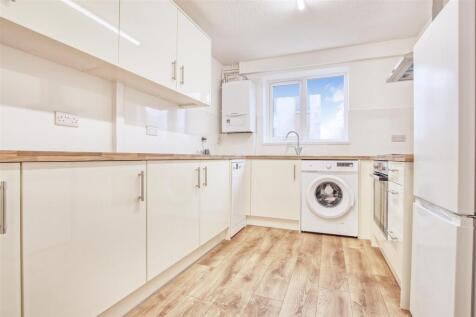 Kitchen 2.jpg
