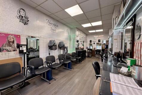 2 Salon.JPEG
