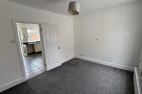3 Marsden Street, Chesterfield, Derbyshire S40 1JY photo 3