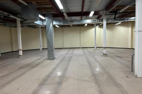 Retail Property (high street) to rent Image 3