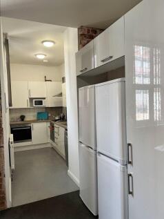 lower-brown-street-le1-5xu-995969