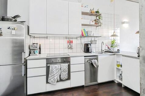 Reception/Kitchen