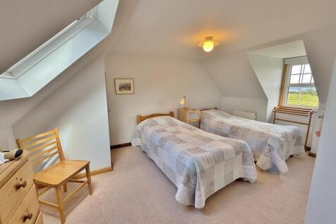 Wellingtonia Bedroom 2