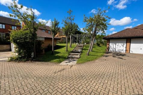 COMMUNAL GARDEN