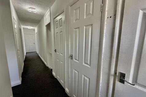 STAIRWAY/LANDING
