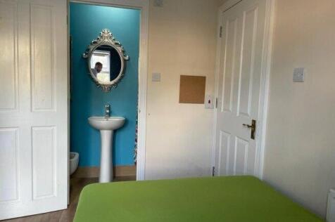 room-3-29-barnsdale-avenue-e14-9wr-993729