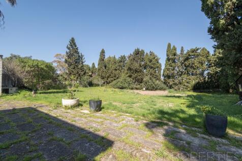 Semi-detached house on the second line of the beach with sea views, bright and in a prime location.