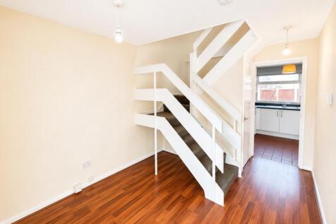 Elsenham Crescent, Basildon, Essex, SS14 photo 5