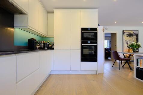 Fully fitted high end Neff kitchen