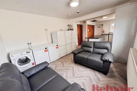 London Road, Newcastle-under-Lyme, ST5 photo 5