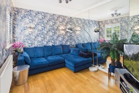 Living Room Presented by James Hillier of Ewemove 