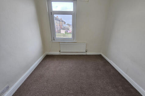 Ainley Top, Huddersfield, HD3 photo 5