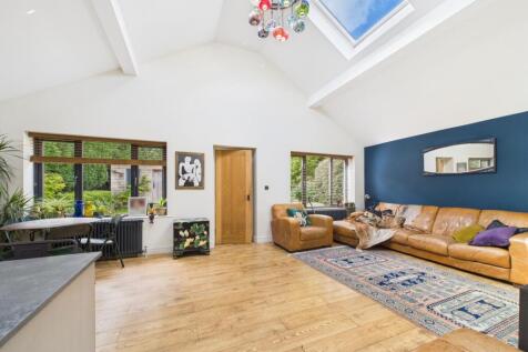 CAM02093G0-PR0053-STILL014