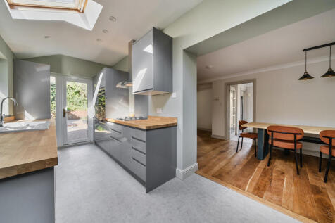 Kitchen To Dining Rm