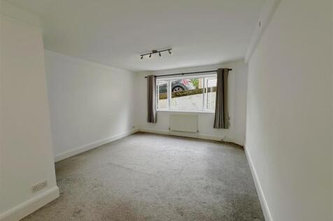 Spacious Studio Room