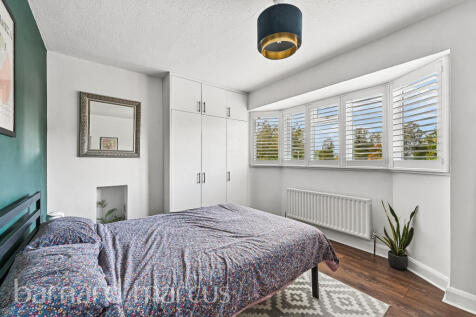 Carlingford Gardens, MITCHAM photo 4