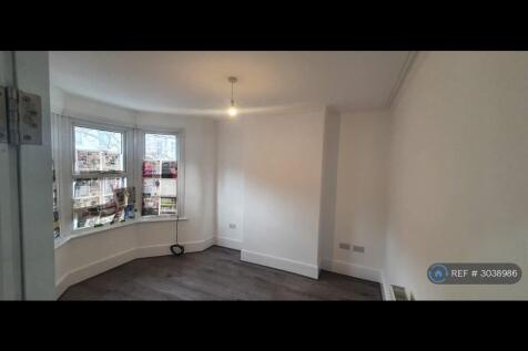 Plumstead, London, SE18 photo 3