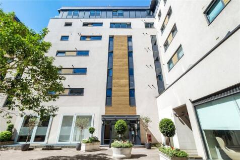 London, EC1M - property photo