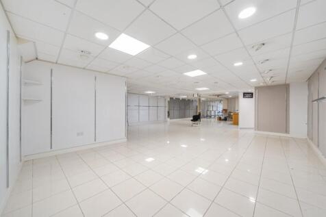 Retail Property (high street) to rent Image 6