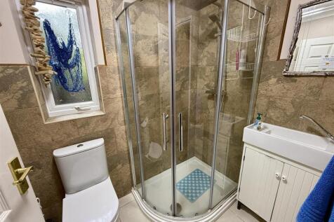 annexe shower