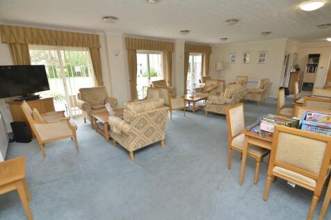 Communal lounge t...