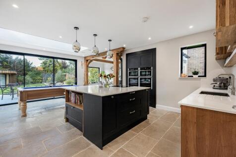 KITCHEN/DINING/FAMILY ROOM