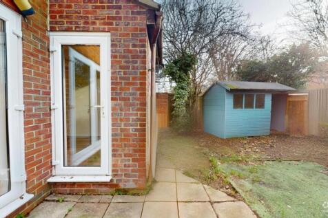 7-Long-Meadow-Close-12082025_144203_defurnished