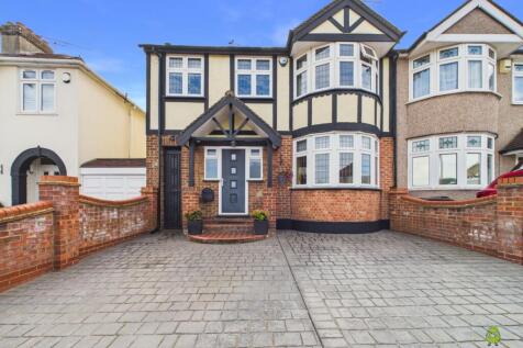 Presented by Clinton at EweMove Bexleyheath and Da