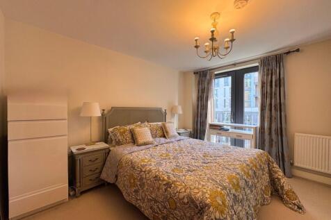 Nobel Close, Theodor Court, NW9 photo 3