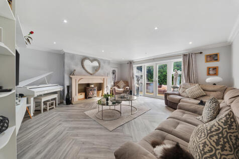 MOUNTFIELD, GREENALL AVENUE-38.jpg