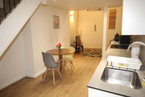 1-bed flat on Albion House, 64a Vicar Lane, Bradford, £585/mo