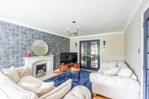 Cairncross Crescent-17.jpg