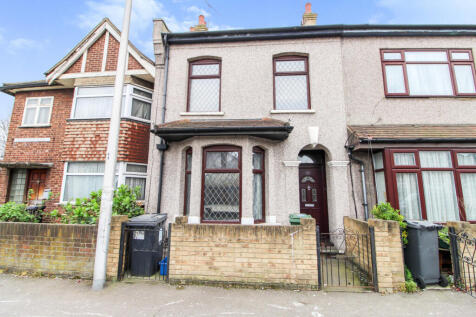 Three Bedroom Mid Terraced House To Rent