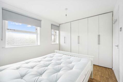 Molyneux Drive, Tooting photo 3