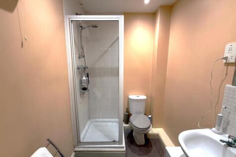 ensuite 2.jpg