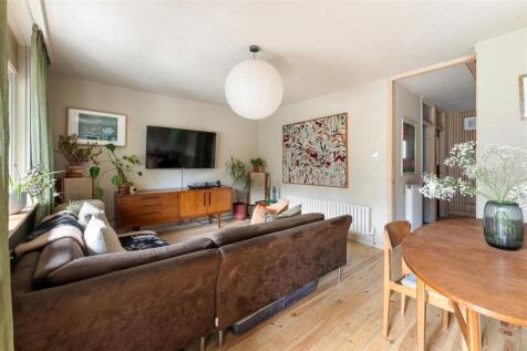 Shelley Court, E17